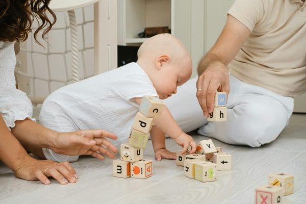 Child early developmenti, cognitive milestones