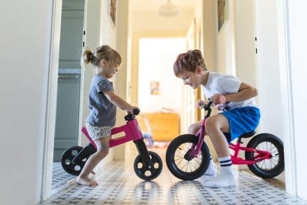 Understanding And Managing Sibling Jealousy At Every Age 1 Sibling jealousy